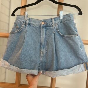 FREE PEOPLE DENIM SHORT size small
